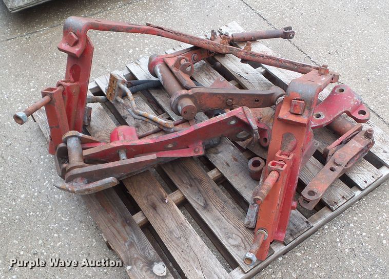 image for item HF9539 Farmall two point hitch and draw bar