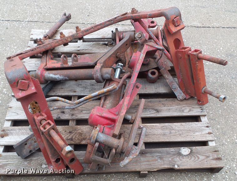 image for item HF9539 Farmall two point hitch and draw bar