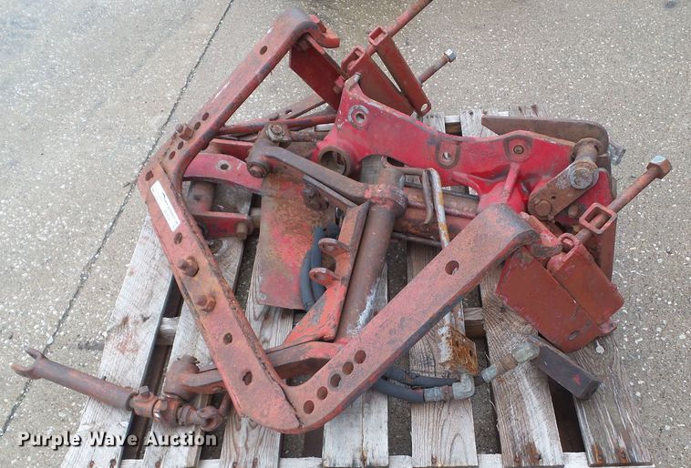 image for item HF9539 Farmall two point hitch and draw bar