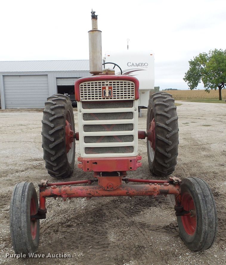 image for item HF9562 1959 Farmall 460  tractor