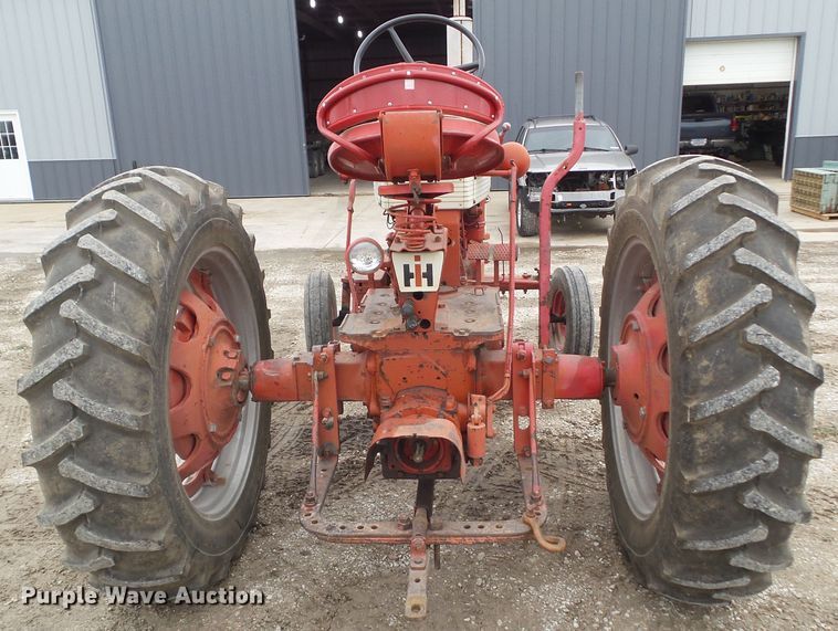 image for item HF9562 1959 Farmall 460  tractor