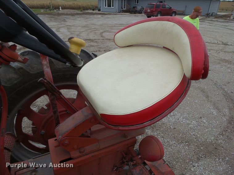 image for item HF9562 1959 Farmall 460  tractor