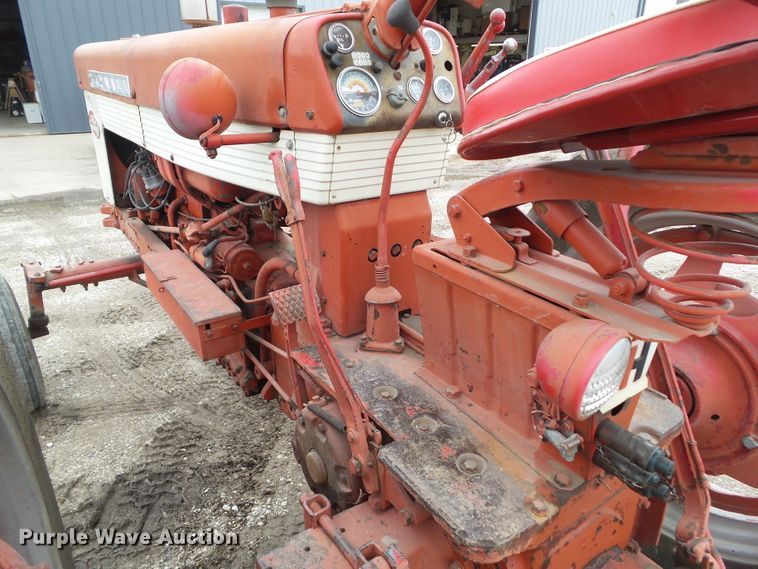 image for item HF9562 1959 Farmall 460  tractor