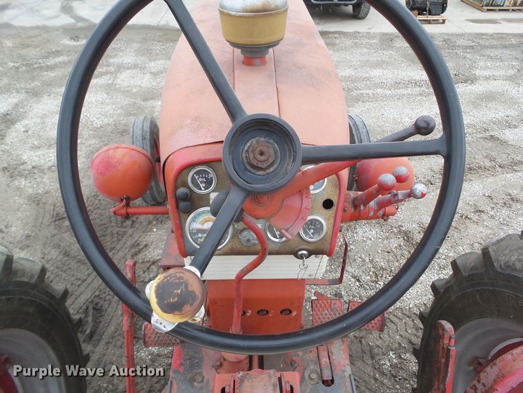 image for item HF9562 1959 Farmall 460  tractor