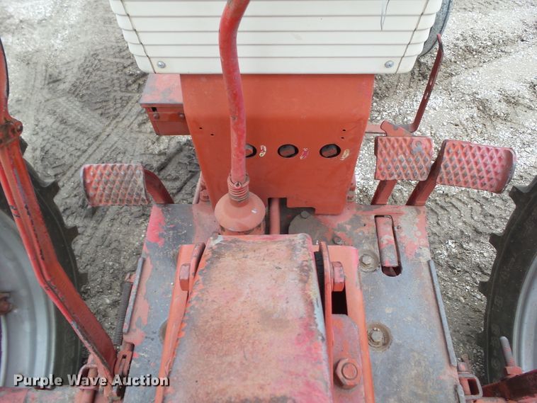 image for item HF9562 1959 Farmall 460  tractor