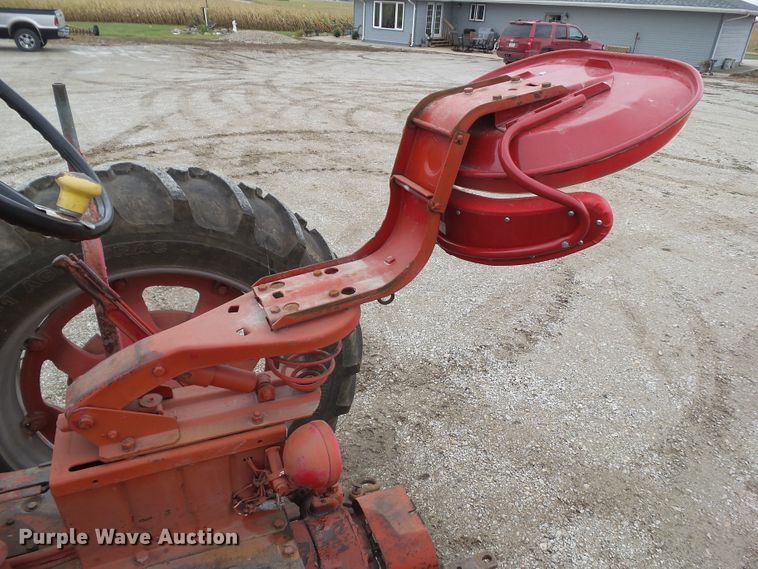 image for item HF9562 1959 Farmall 460  tractor