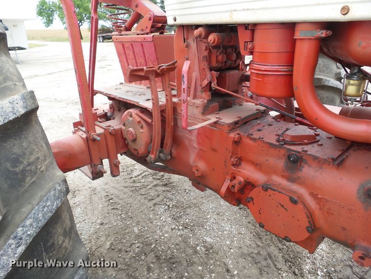 image for item HF9562 1959 Farmall 460  tractor