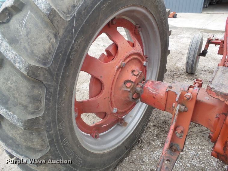 image for item HF9562 1959 Farmall 460  tractor