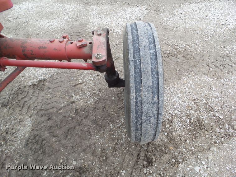 image for item HF9562 1959 Farmall 460  tractor