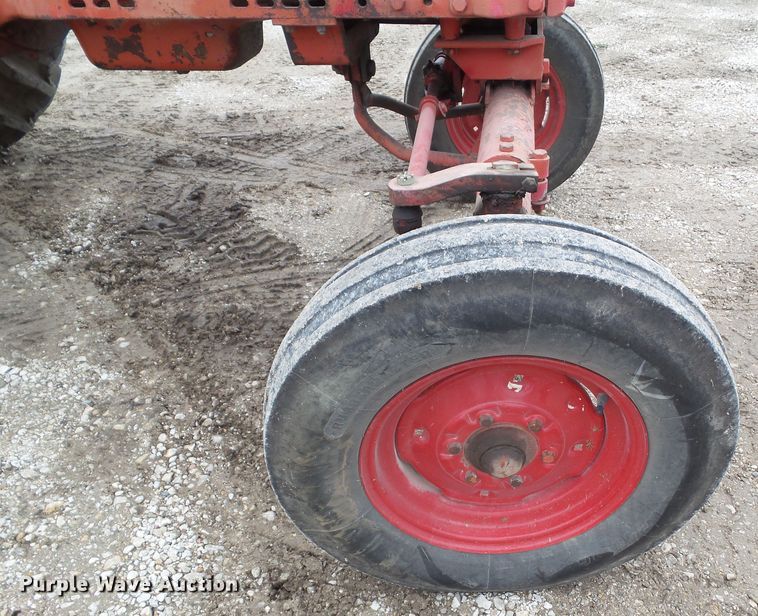 image for item HF9562 1959 Farmall 460  tractor