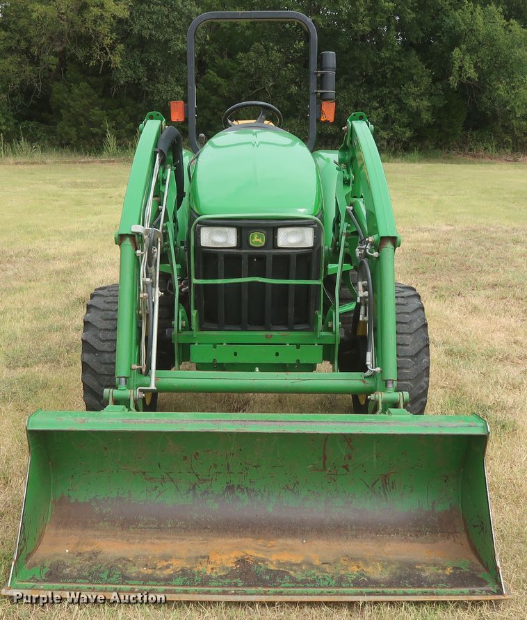 image for item HJ9327 2009 John Deere 4105  MFWD tractor