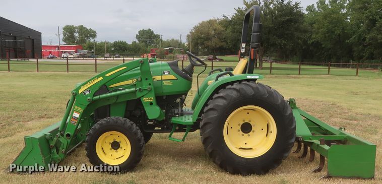 image for item HJ9327 2009 John Deere 4105  MFWD tractor