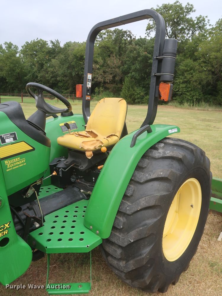 image for item HJ9327 2009 John Deere 4105  MFWD tractor