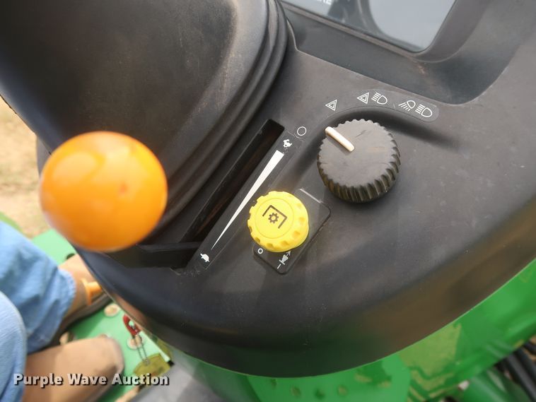 image for item HJ9327 2009 John Deere 4105  MFWD tractor