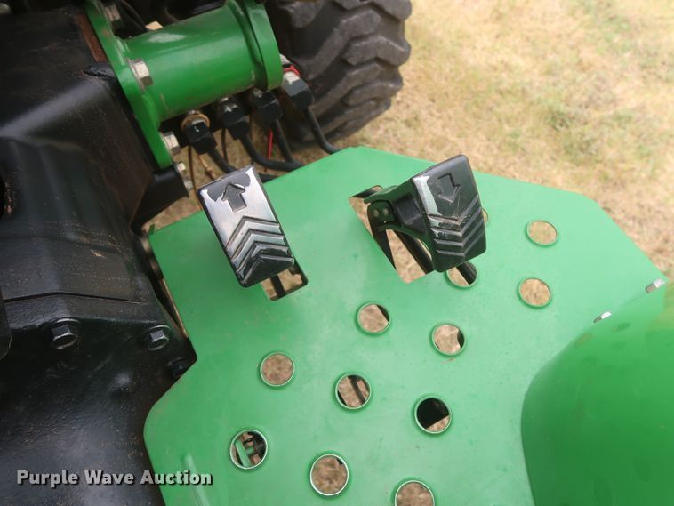 image for item HJ9327 2009 John Deere 4105  MFWD tractor