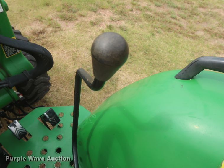 image for item HJ9327 2009 John Deere 4105  MFWD tractor