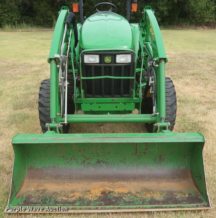 image for item HJ9327 2009 John Deere 4105  MFWD tractor