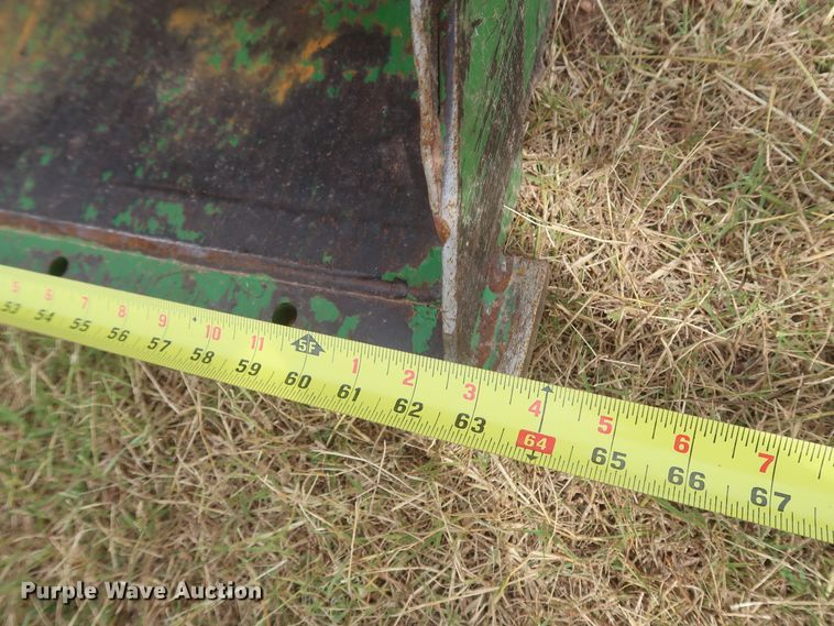 image for item HJ9327 2009 John Deere 4105  MFWD tractor