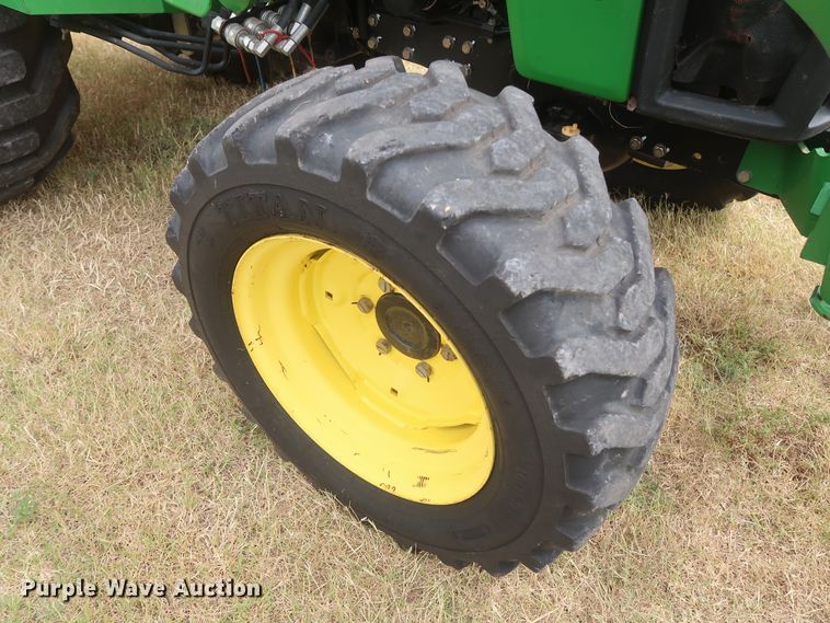 image for item HJ9327 2009 John Deere 4105  MFWD tractor