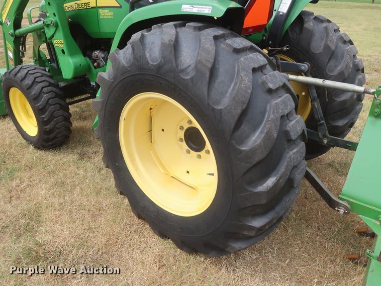 image for item HJ9327 2009 John Deere 4105  MFWD tractor