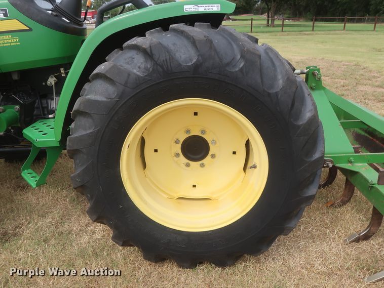 image for item HJ9327 2009 John Deere 4105  MFWD tractor