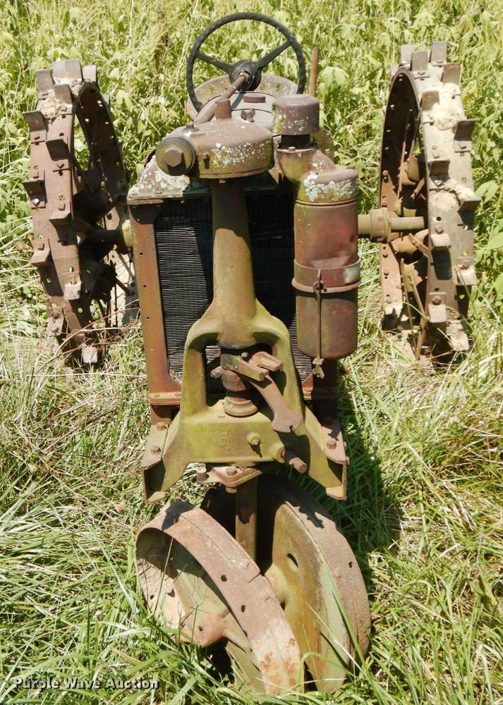 image for item HJ9546 Farmall F12  tractor