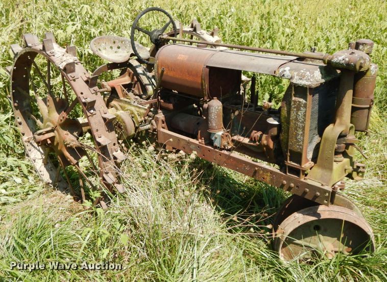 image for item HJ9546 Farmall F12  tractor
