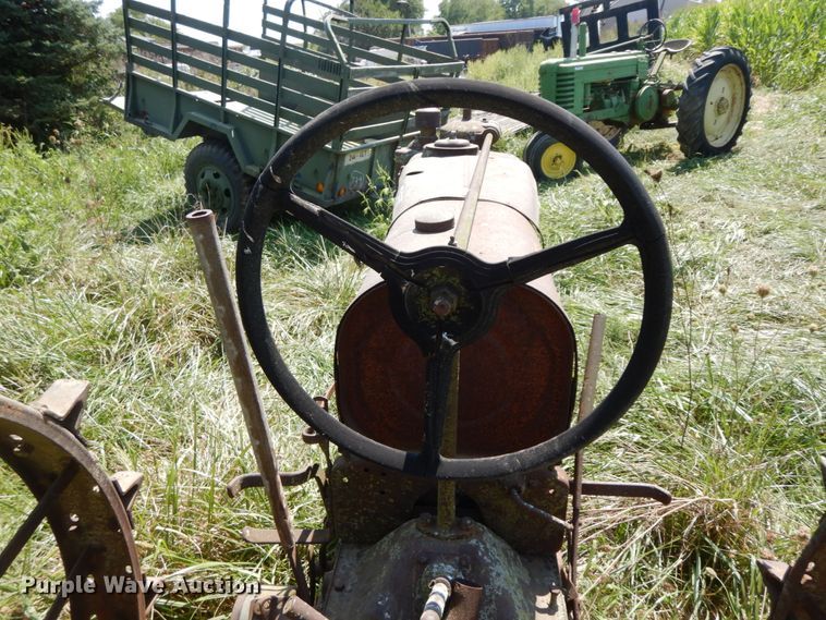 image for item HJ9546 Farmall F12  tractor