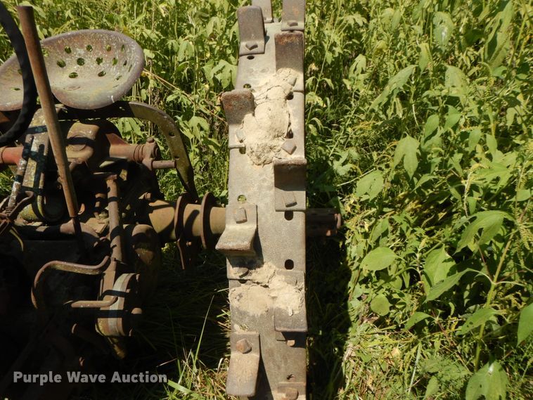 image for item HJ9546 Farmall F12  tractor