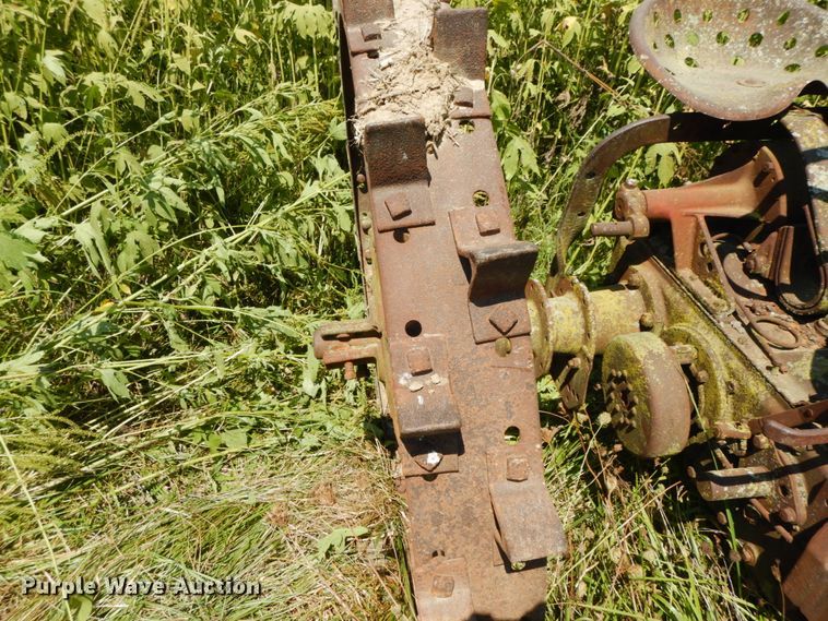 image for item HJ9546 Farmall F12  tractor