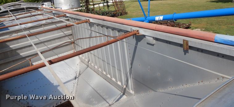 image for item HJ9563 1980 Wilson AGH-600 double hopper bottom grain trailer