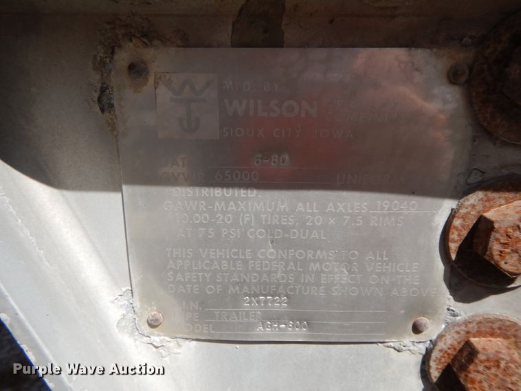 image for item HJ9563 1980 Wilson AGH-600 double hopper bottom grain trailer