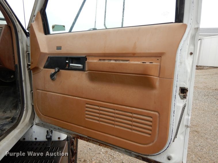 image for item HJ9630 1991 Chevrolet Kodiak C5500  flatbed truck