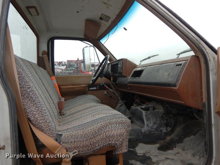 image for item HJ9630 1991 Chevrolet Kodiak C5500  flatbed truck