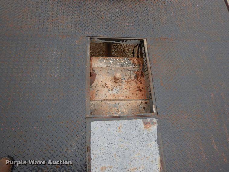 image for item HJ9630 1991 Chevrolet Kodiak C5500  flatbed truck