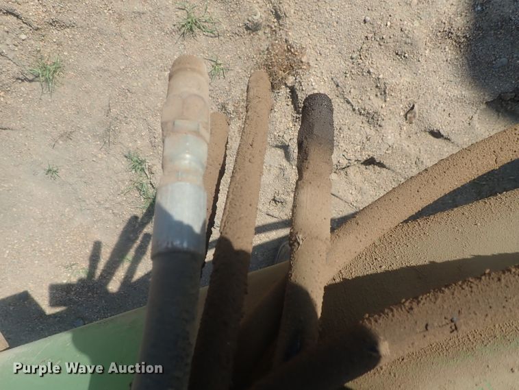 image for item HK9967 John Deere 985 field cultivator