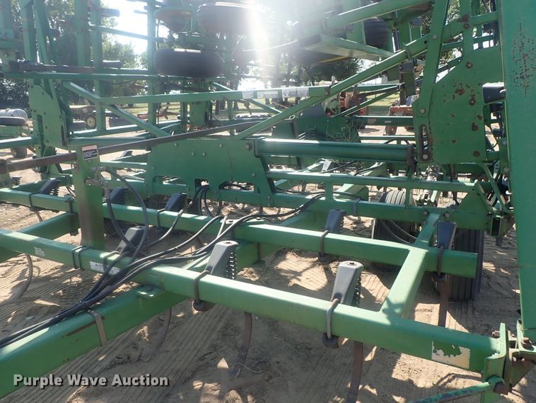image for item HK9967 John Deere 985 field cultivator