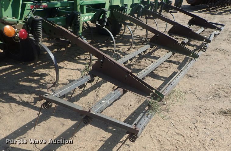image for item HK9967 John Deere 985 field cultivator