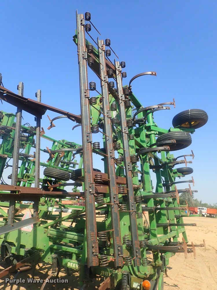 image for item HK9967 John Deere 985 field cultivator
