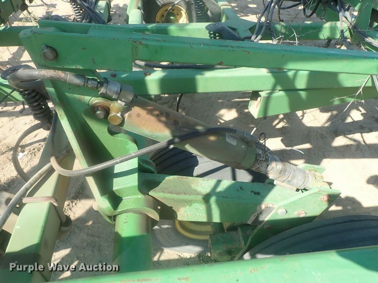 image for item HK9967 John Deere 985 field cultivator
