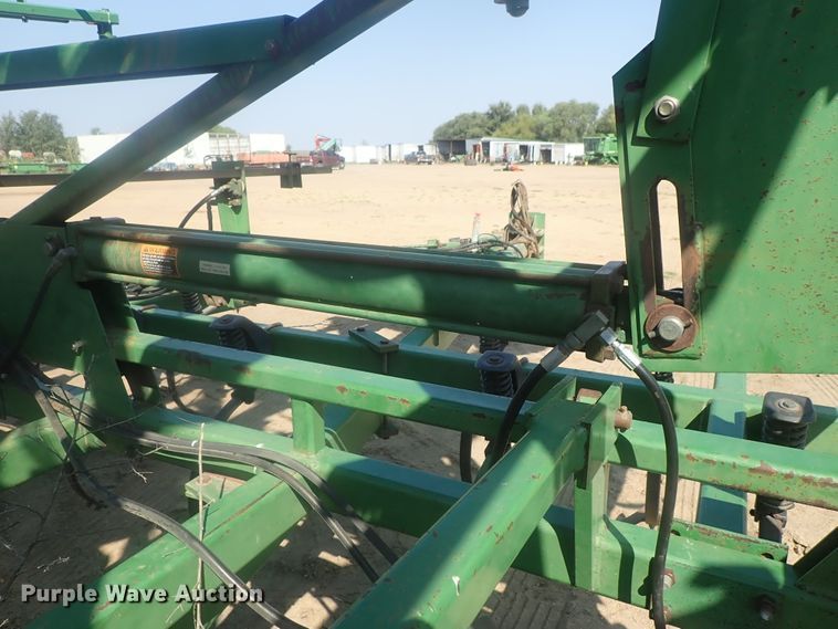 image for item HK9967 John Deere 985 field cultivator