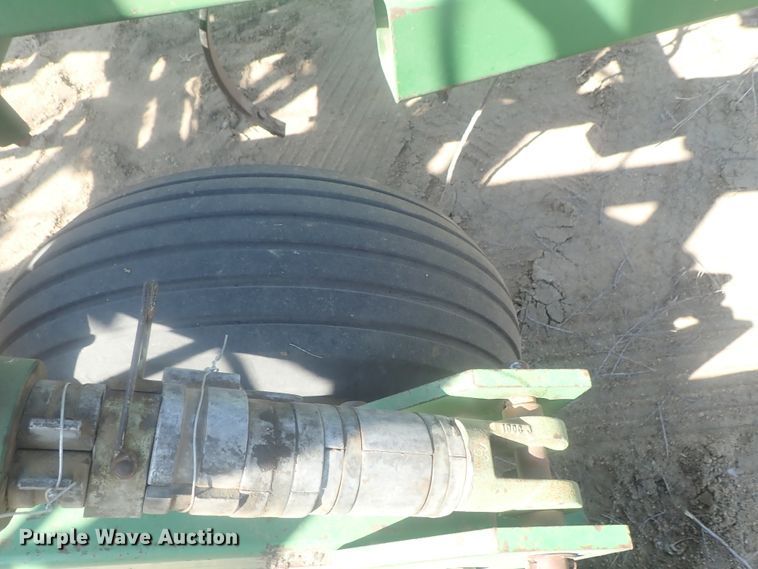 image for item HK9967 John Deere 985 field cultivator