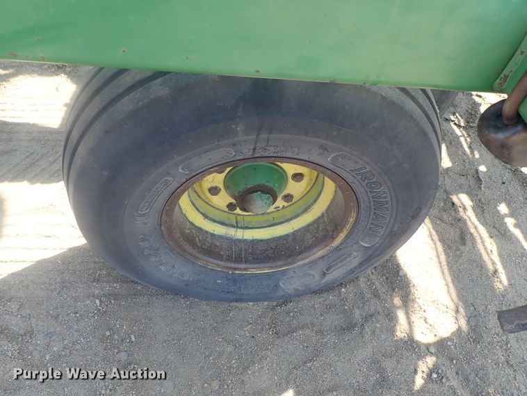 image for item HK9967 John Deere 985 field cultivator