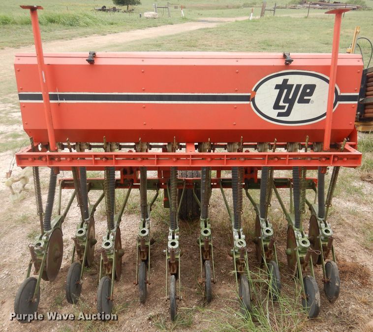image for item HO9909 Tye 104-4300 no-till seeder