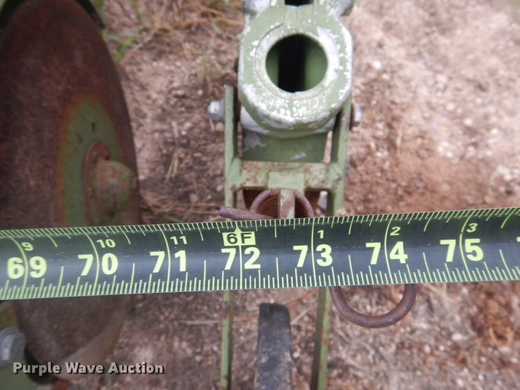 image for item HO9909 Tye 104-4300 no-till seeder