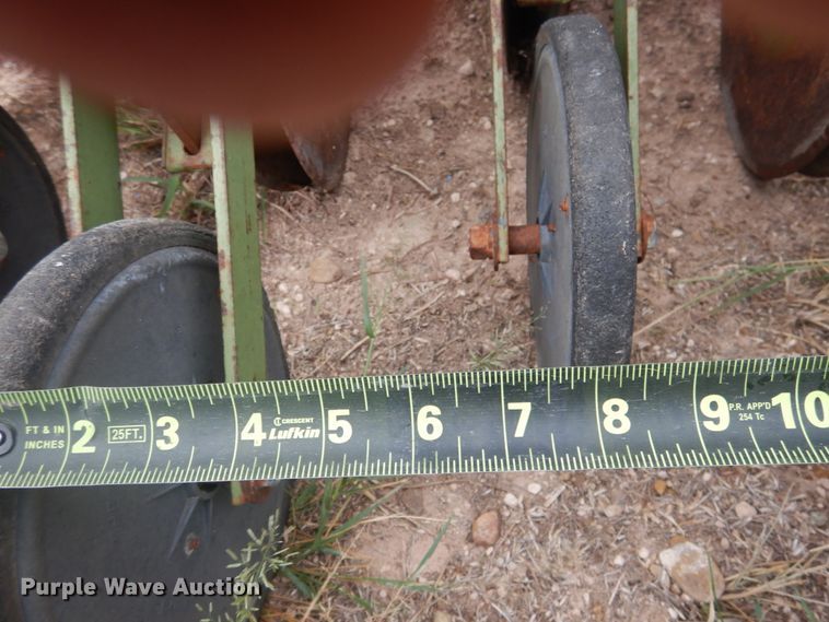 image for item HO9909 Tye 104-4300 no-till seeder