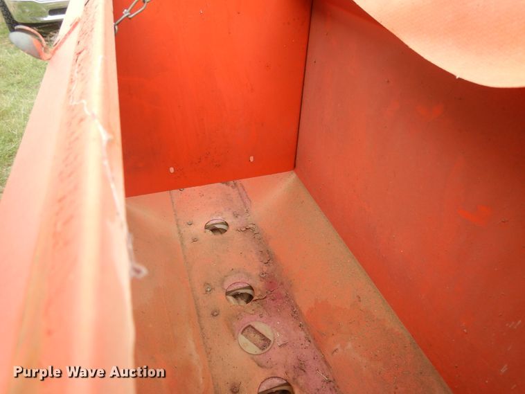 image for item HO9909 Tye 104-4300 no-till seeder