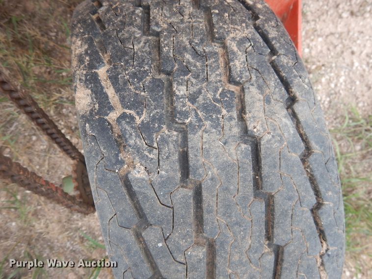 image for item HO9909 Tye 104-4300 no-till seeder