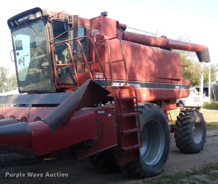 image for item HV9775 Case IH 1680 RWA combine