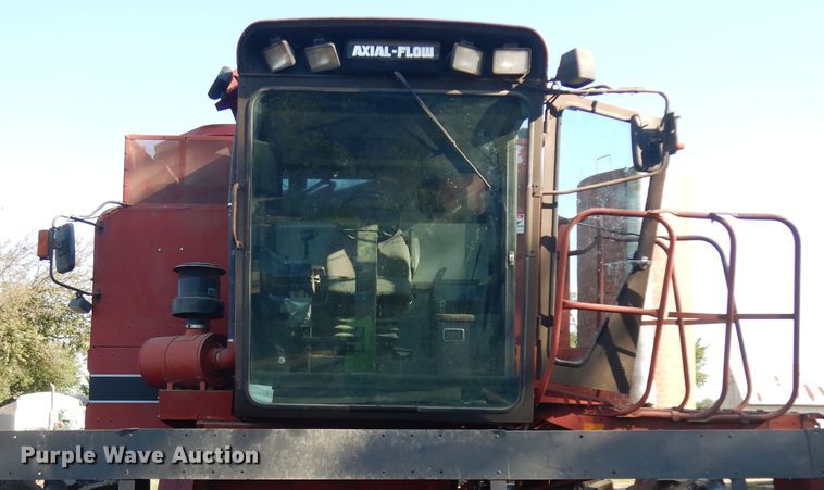 image for item HV9775 Case IH 1680 RWA combine